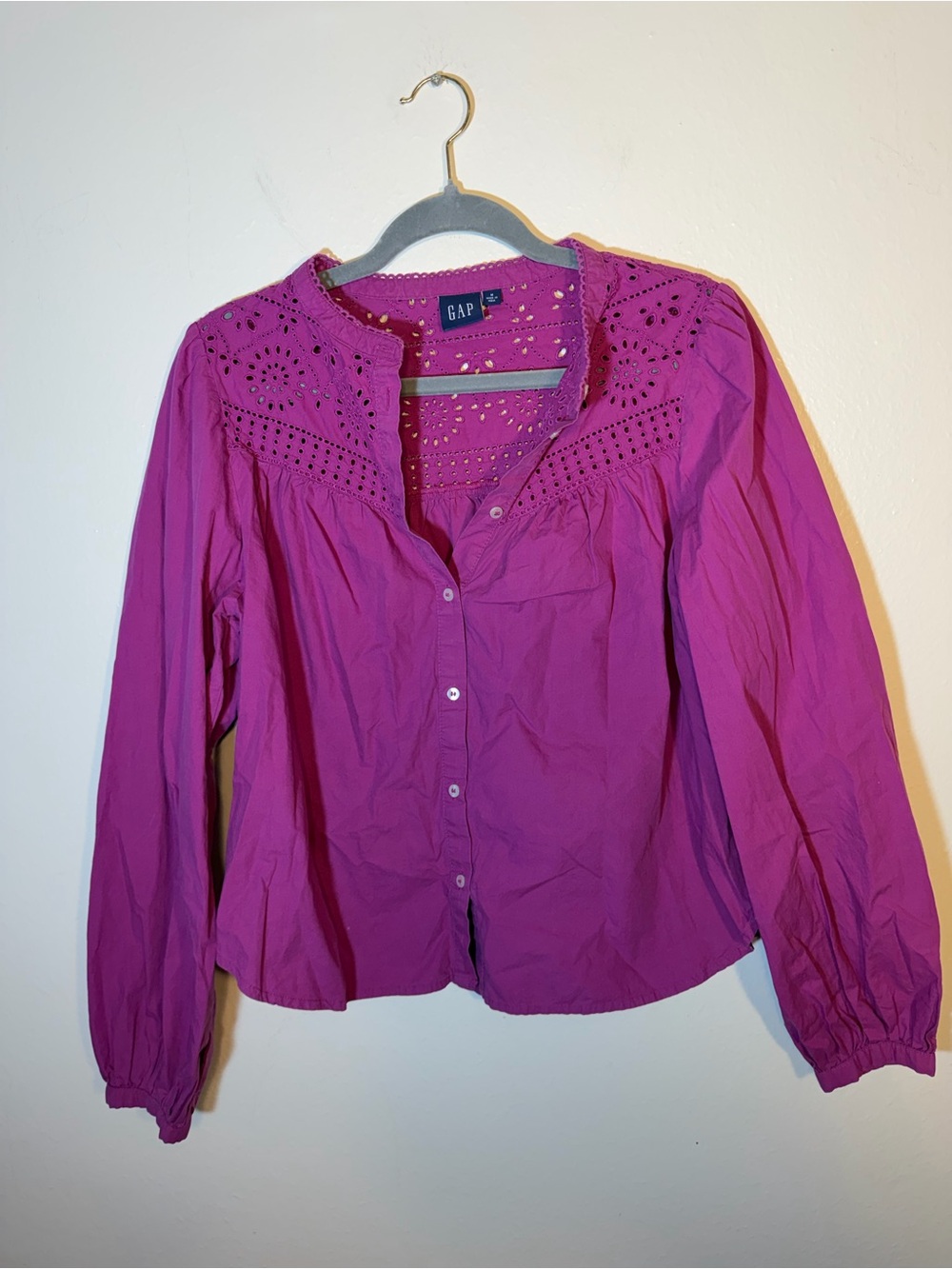 GAP Women's Eyelet Yoke Cotton Button-Down Top - Magenta Fuschia Purple Pink M